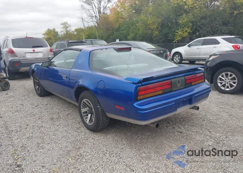 1986 Pontiac Firebird z USA, uszkodzony, nr VIN 1G2FS87S0GN229113